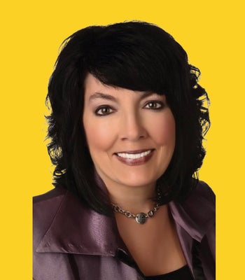 Portrait of Cassandra Anderson, Broker/Agent.